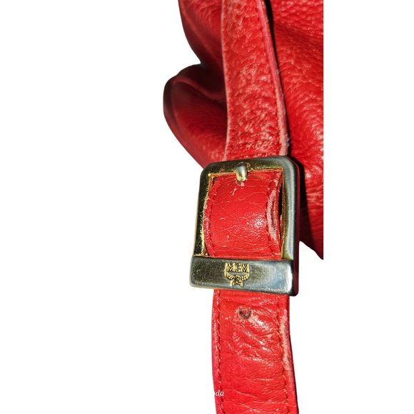 MCM vintage red leather backpack with gold hardware - Picture 4 of 16